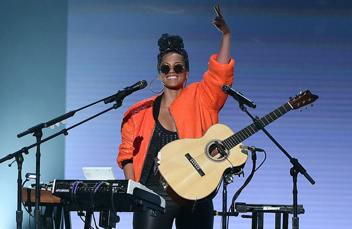 Alicia Keys Performs “In Common” at the 2016 BET Awards [VIDEO]