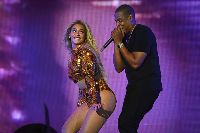 Beyoncé Brings Out Jay Z, Serena Williams & Kendrick Lamar at “Formation Tour” Finale [VIDEO]