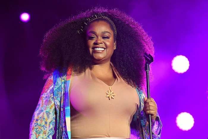 Jill Scott Simulates Oral Sex During Her Live Performance [VIDEO]